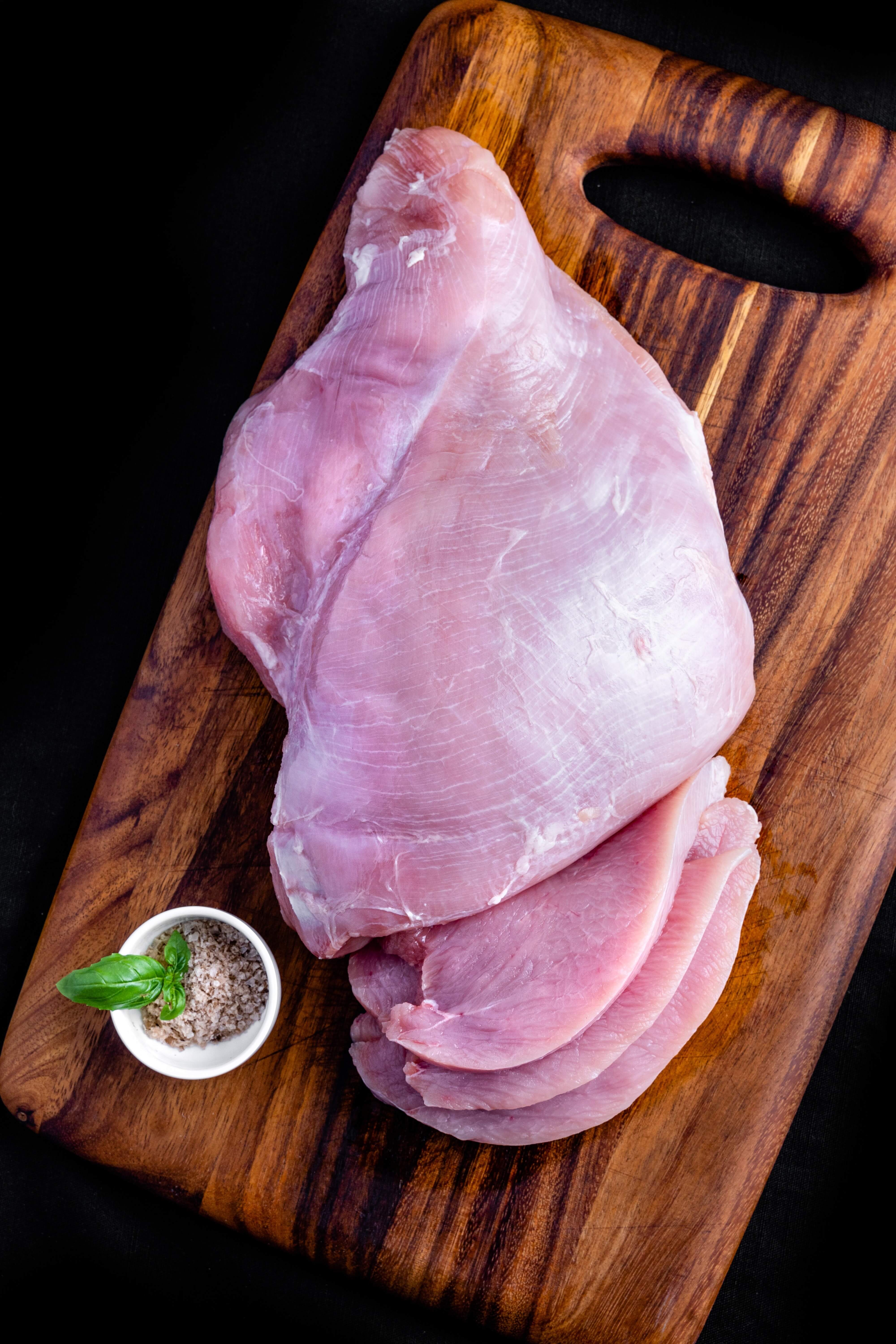 USE OF FRESH MEATS IN PET FOODS